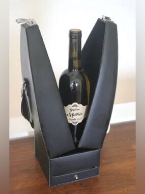 Vintage Wine Bottle Carrying Case + corkscrew & bottle stopper